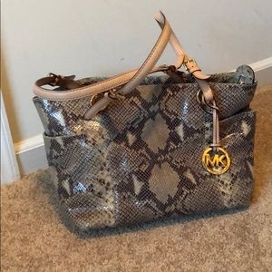 MK tote